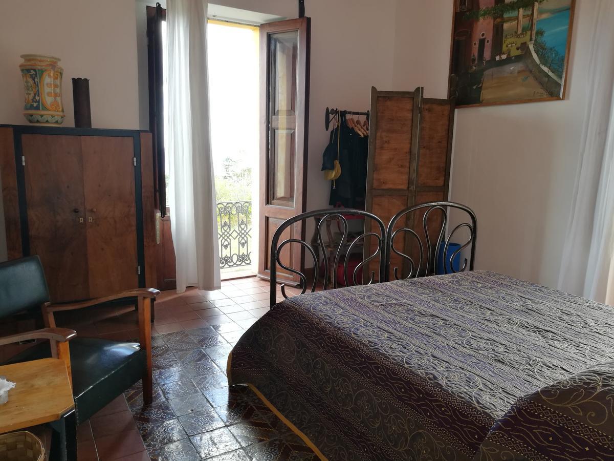 La Locanda Del Barbablu Стромболи Екстериор снимка