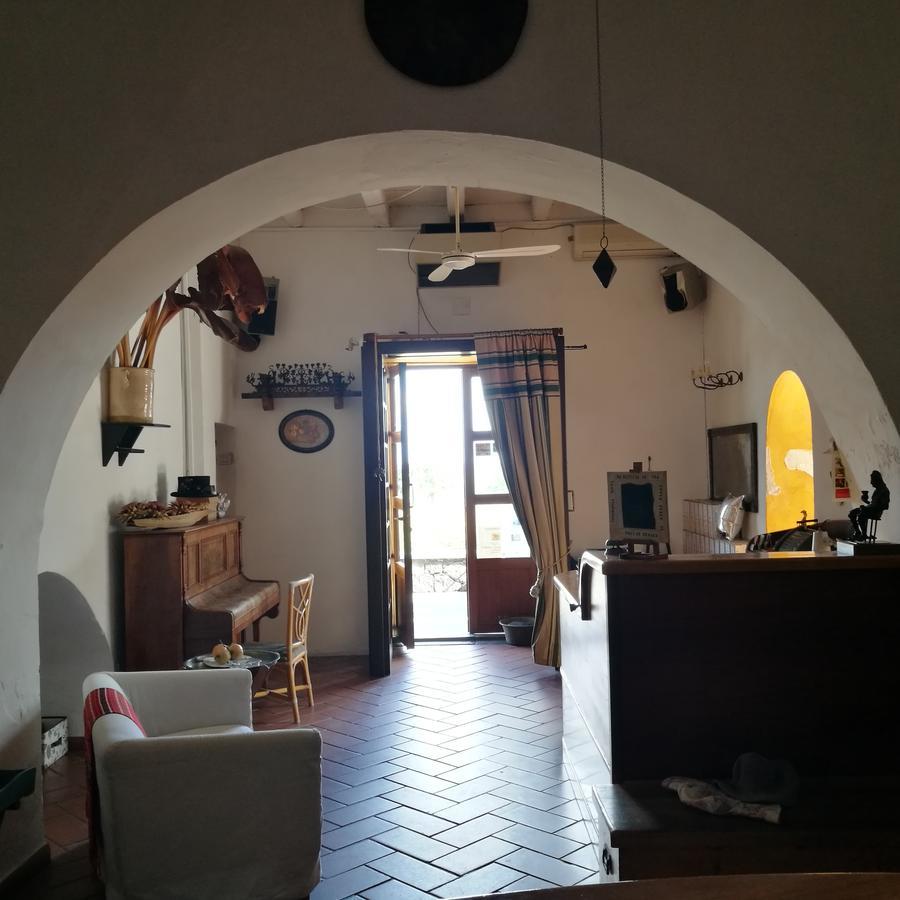 La Locanda Del Barbablu Стромболи Екстериор снимка