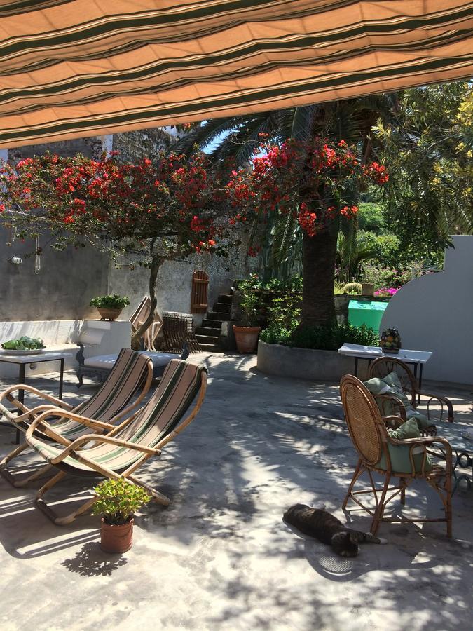 La Locanda Del Barbablu Стромболи Екстериор снимка